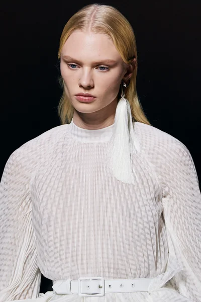 Look 15